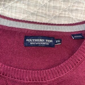 Red southern tide sweater. Excellent used condition. XXL